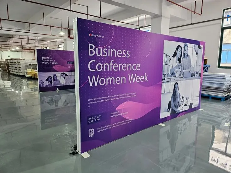 Retractable Banner Stands for Trade Shows