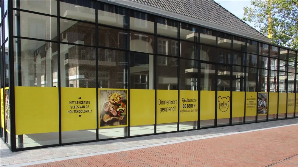 Window Lettering for Retail Storefronts